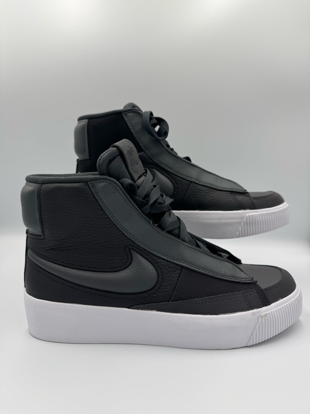 Nike Blazer Mid Victory, women’s size 9, Black upper with white sole